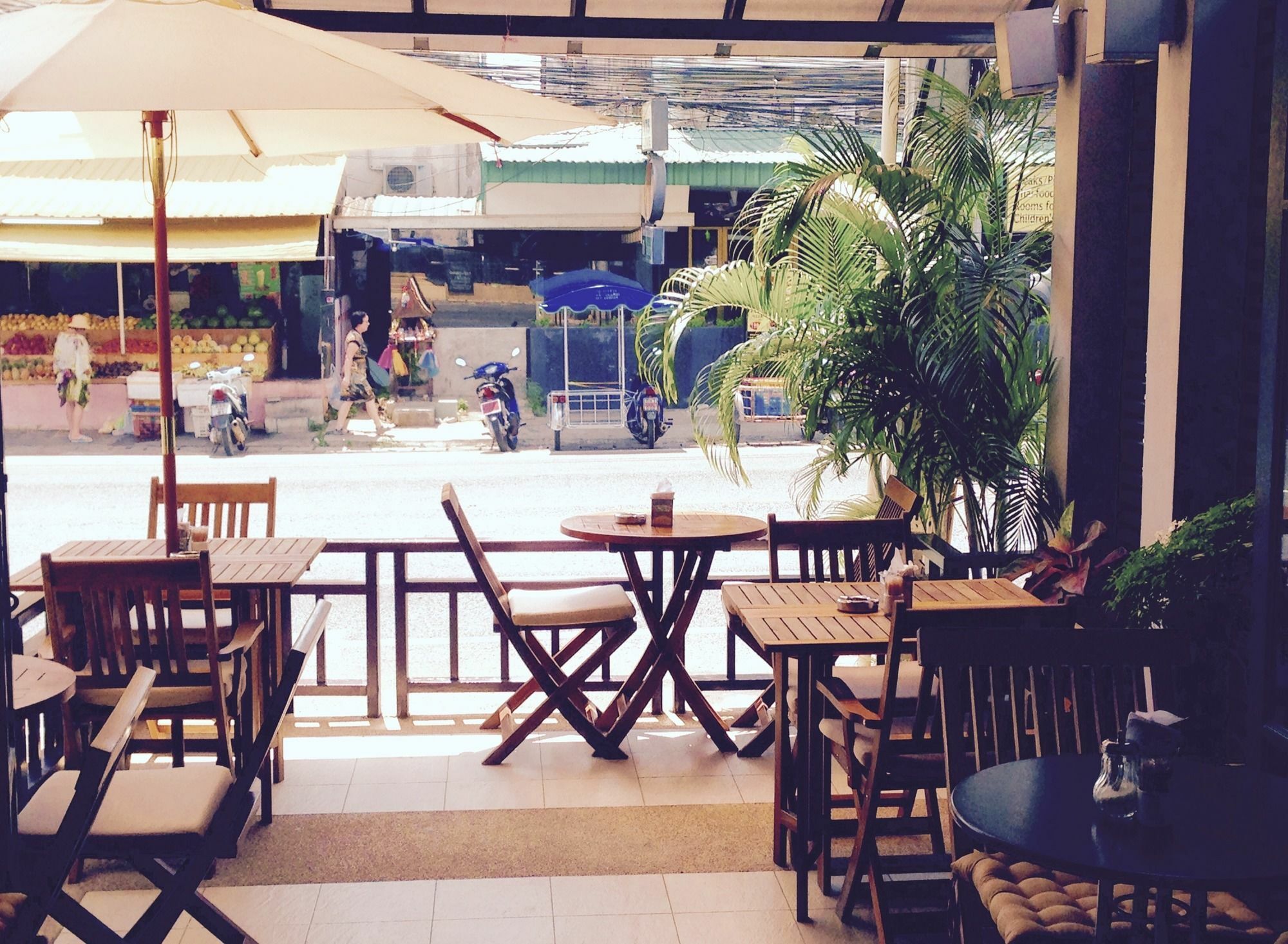 Enjoy'S Beach House & Cafe' Ban Karon Eksteriør bilde